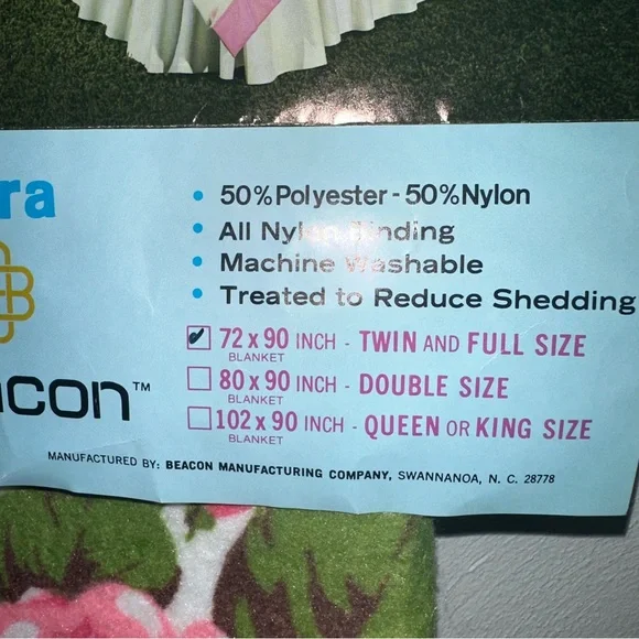 NWT Vintage Floral 72”x90” Blanket